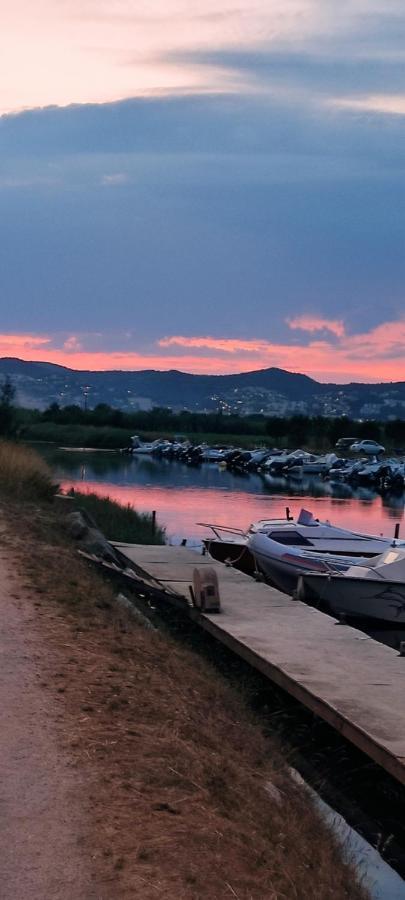 הייר Maison De Vacances A L'Ayguade Classee 3 Etoiles, Climatisee,3Mn A Pied Plage Et Restos ,5Mn Aeroport, 10Mn Gare מראה חיצוני תמונה